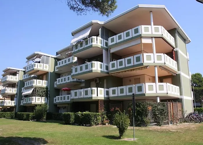 Family Flat In A With 3 Pools-beahost * Bibione