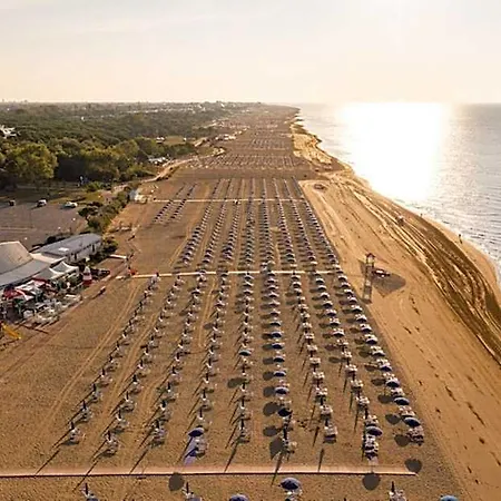 Family Flat In A With 3 Pools-beahost * Bibione